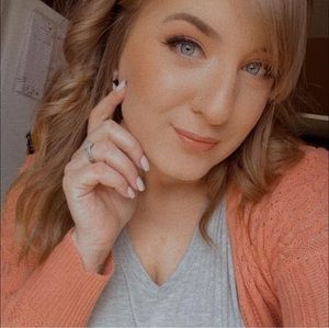 Meet your Posher, Ashlee